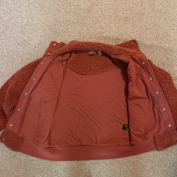 Zella high neck teddy fleece - Picture 3 of 5